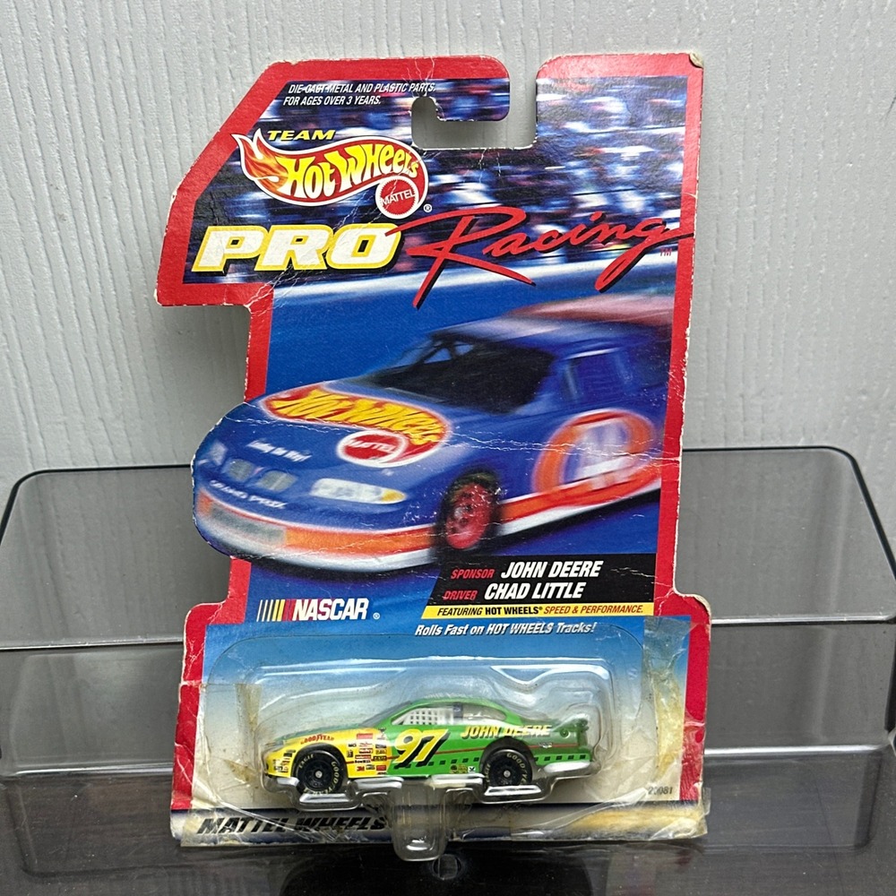 Hot Wheels Pro Racing 1998 NASCAR Chad Little 97 John Deere Ford Taurus 1:64
